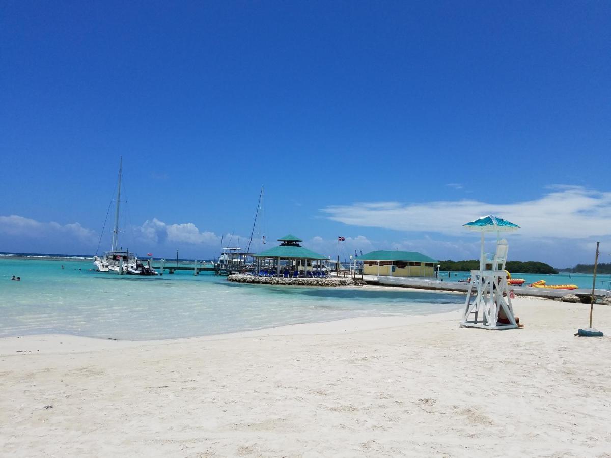 Las Palmeras Riki R Boca Chica Exterior photo